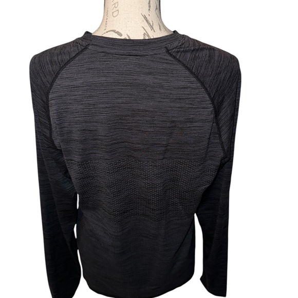 Zella Top - Picture 4 of 5